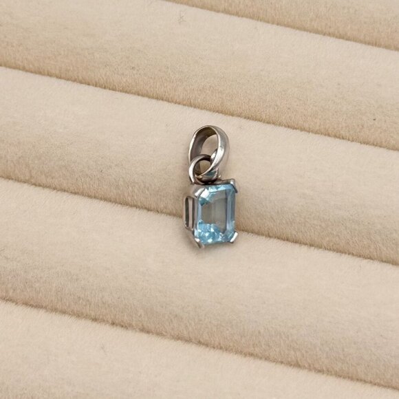 VTG Genuine Blue Topaz Pendant 3CT 18K White Gold Emerald Cut Prong No Chain - Picture 2 of 11